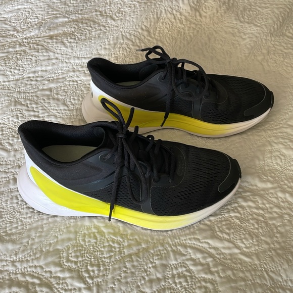 Lululemon Blissfeel Womens
Running Shoe - Picture 4 of 7